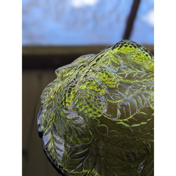 Vintage Indiana Glass Avocado Green Loganberry Leaf Pattern Candy Dish Bowl 7" - Picture 4 of 11